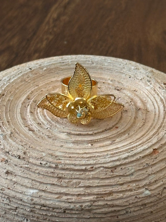 Flor Esmeralda Filigrana Ring | Colombian Filigree Flower Ring