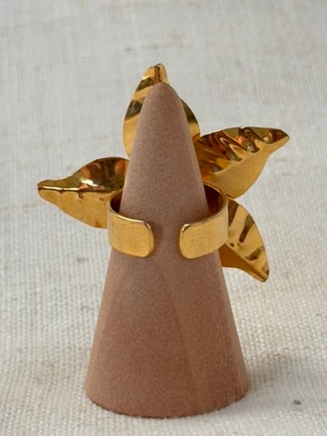Flor Perla Statement Ring