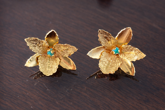 Orquídea Dorada Studs (Pre-Order)