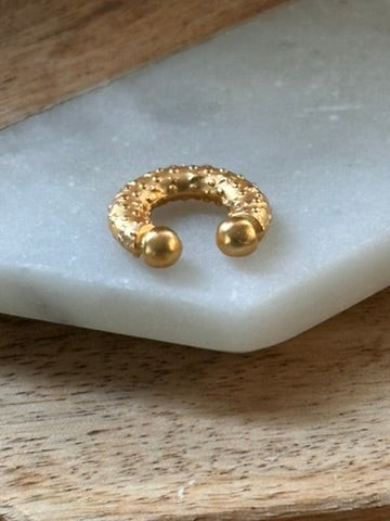 Entrelazos Estrellas Earcuff - Textured Star Cuff