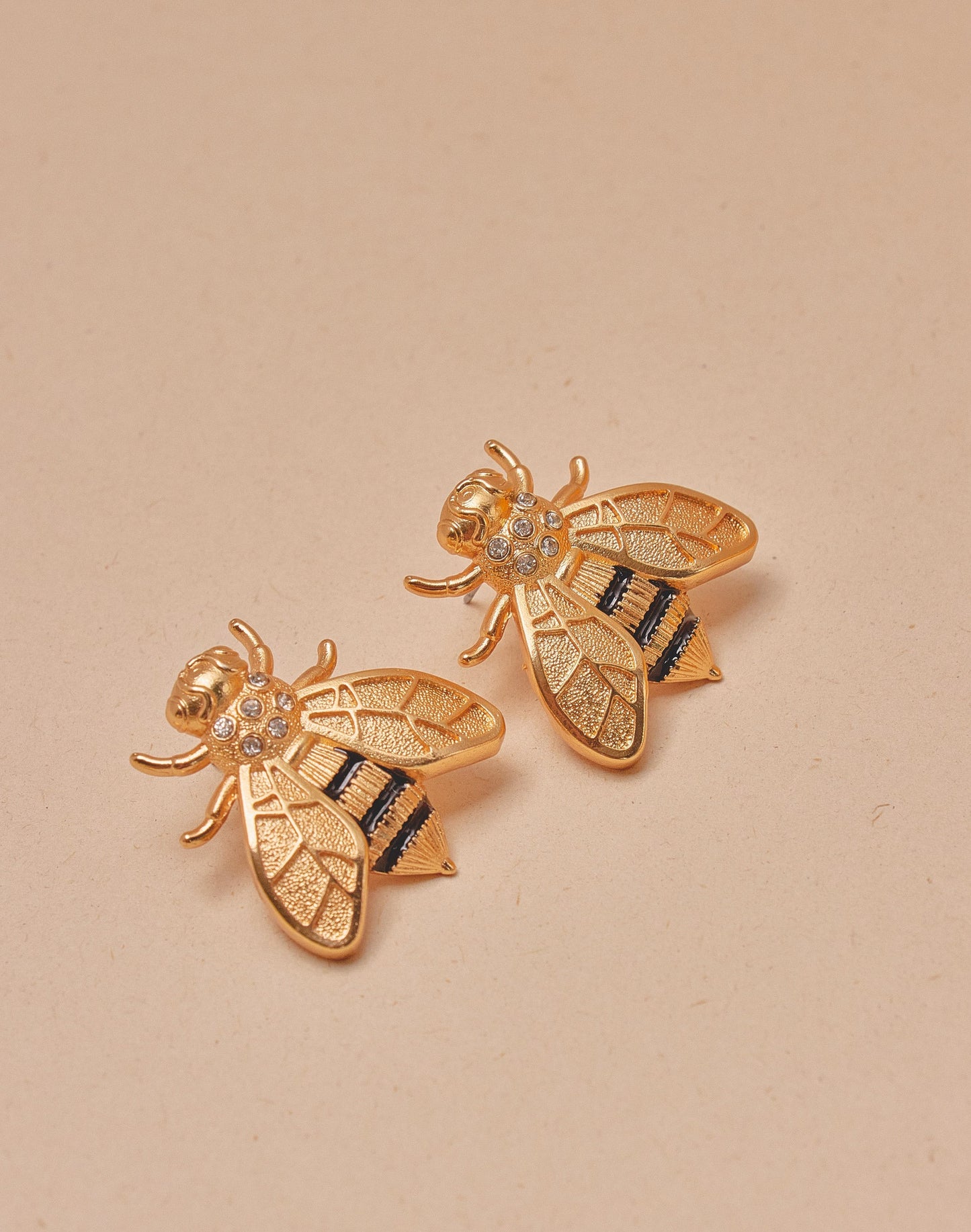 Entrelazos Abeja Reina Earrings – Golden Hive Statement Studs