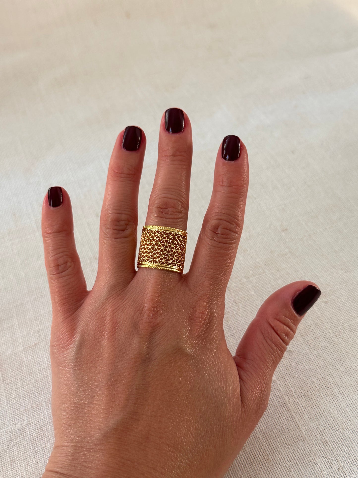 Anillo Malla Dorada - Handwoven Colombian Wide Band Ring