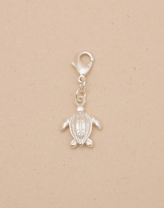Mini Charm Turtle by Entrelazos