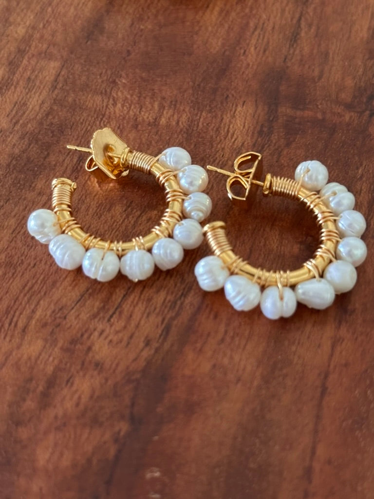 Mini Perla Dorada Hoops
