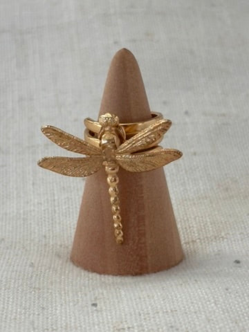 Libélula Spiral Statement Ring