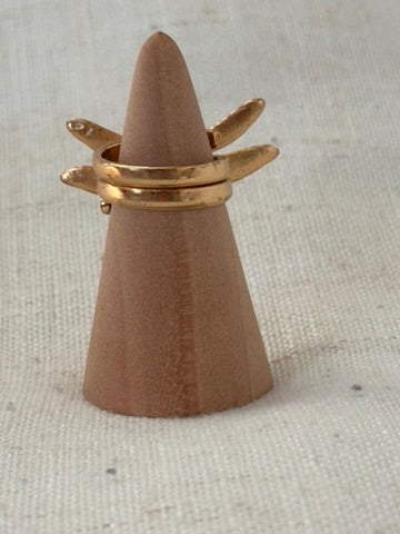 Libélula Spiral Statement Ring