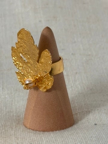 Hoja Perla Statement Ring - Hammered Finish