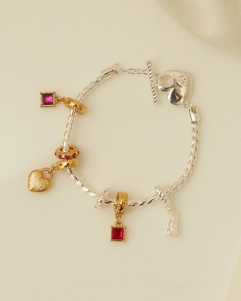 Amor Dorado Charm Bracelet