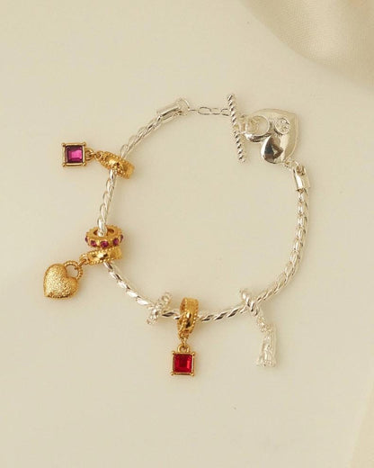 Amor Dorado Charm Bracelet