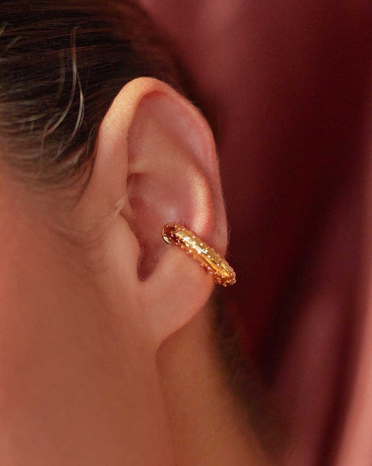 Entrelazos Estrellas Earcuff – Textured Star Cuff