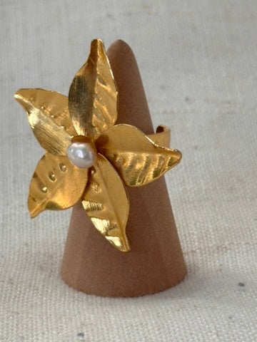 Flor Perla Statement Ring