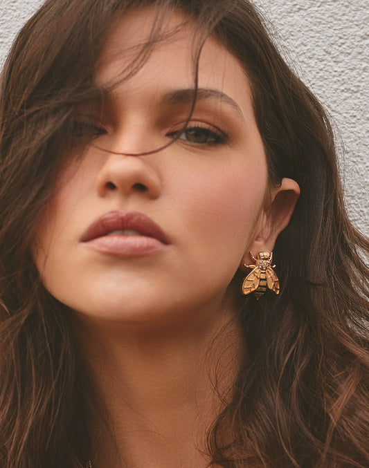 Entrelazos Abeja Reina Earrings – Golden Hive Statement Studs