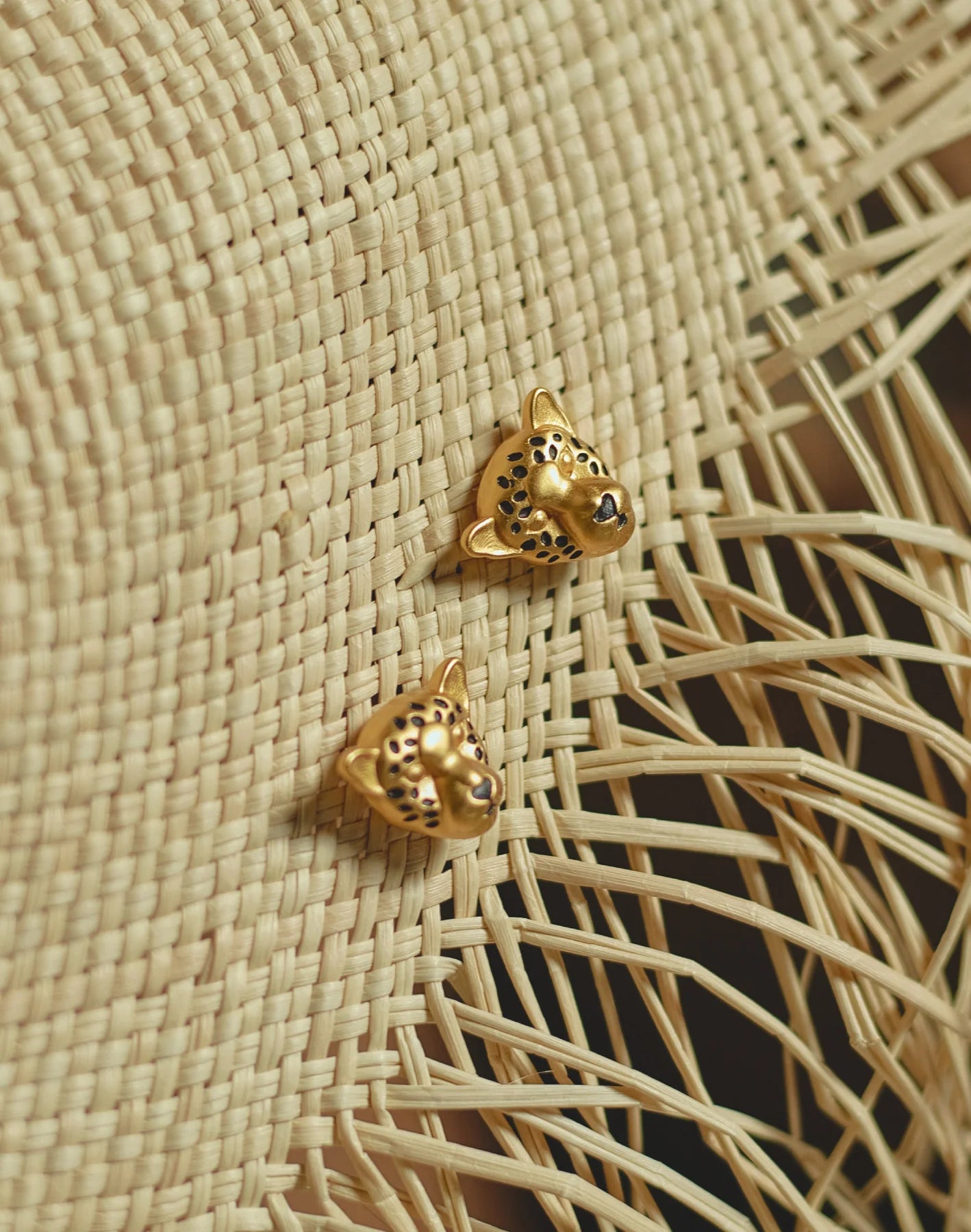 Entrelazos Jaguar Studs – Mini Gold Jaguar Earrings