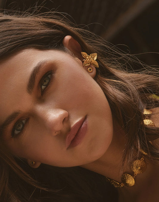 Entrelazos Kogui Set – Textured Gold Necklace & Stud Earrings