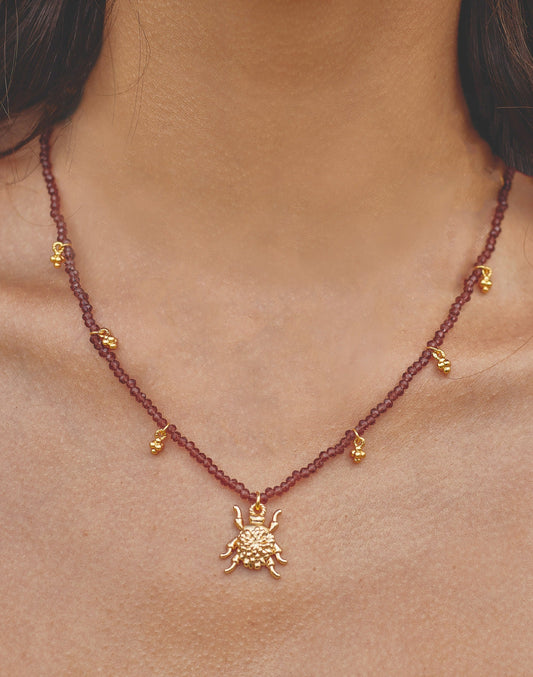 Entrelazos Escarabajo Necklace – Garnet Charm Necklace