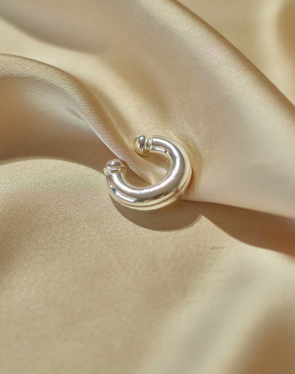 Astro Earcuff by Entrelazos