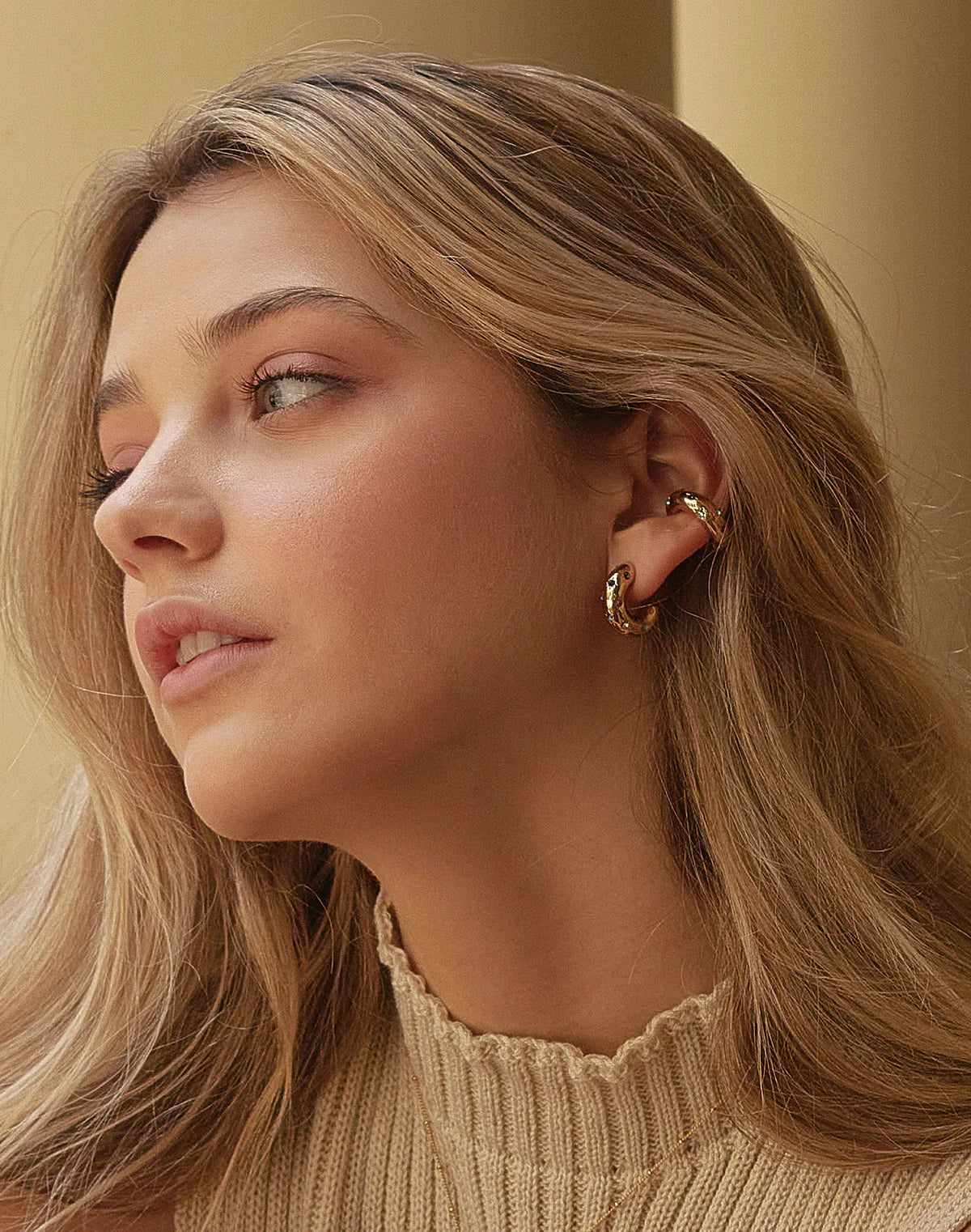 Entrelazos Bold Cromantic Earcuff – Celestial Gold Cuff