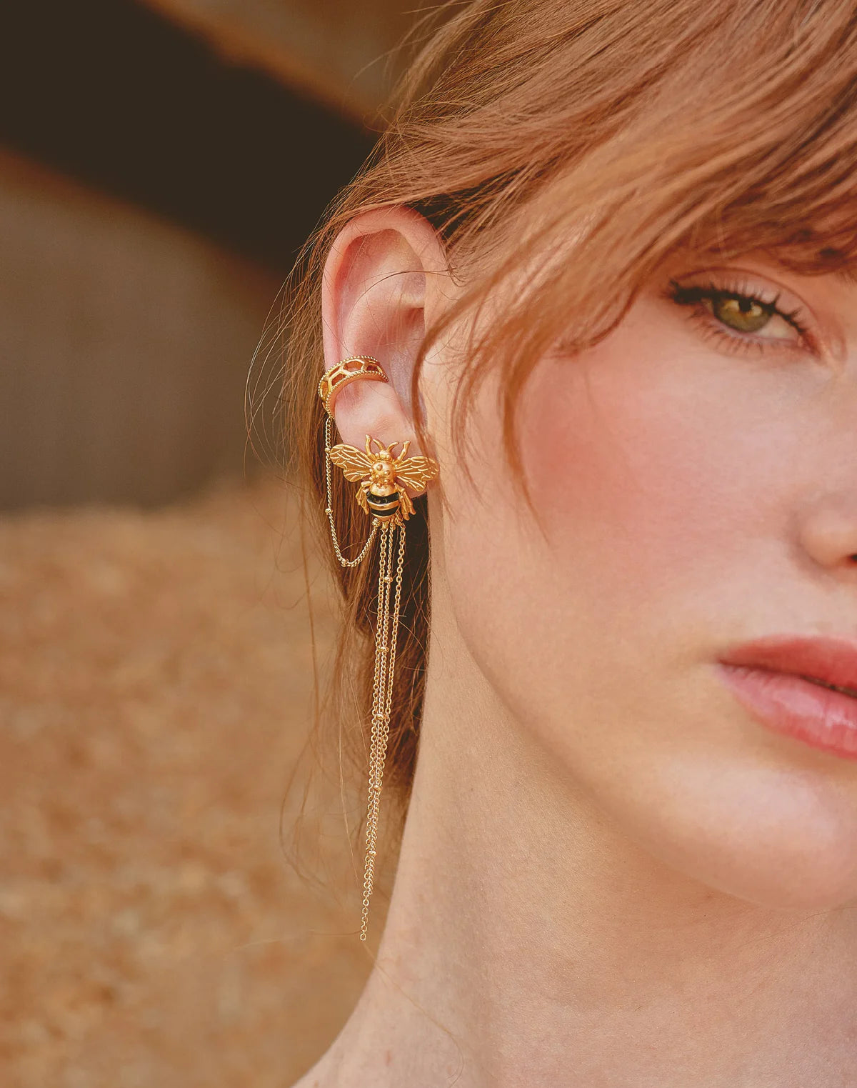 Abeja Reina del Retiro Earrings