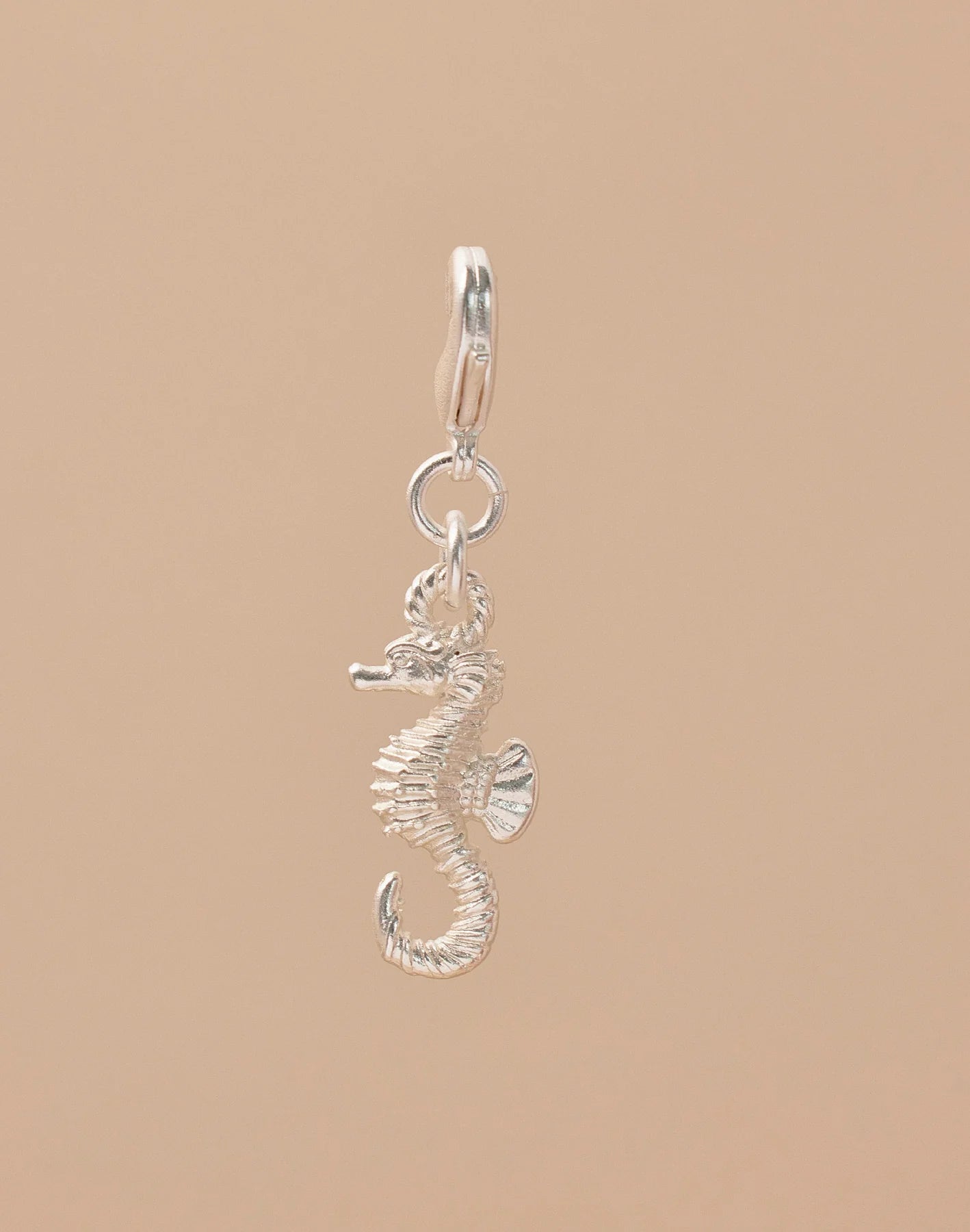 Mini Charm Seahorse by Entrelazos
