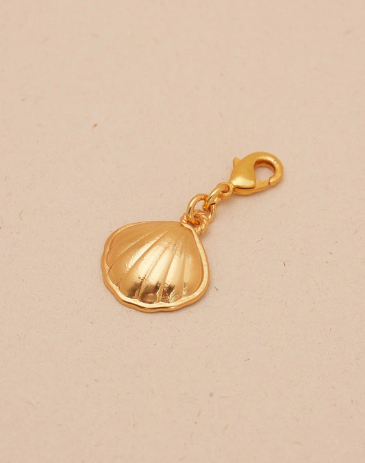 Mini Charm Seashell by Entrelazos