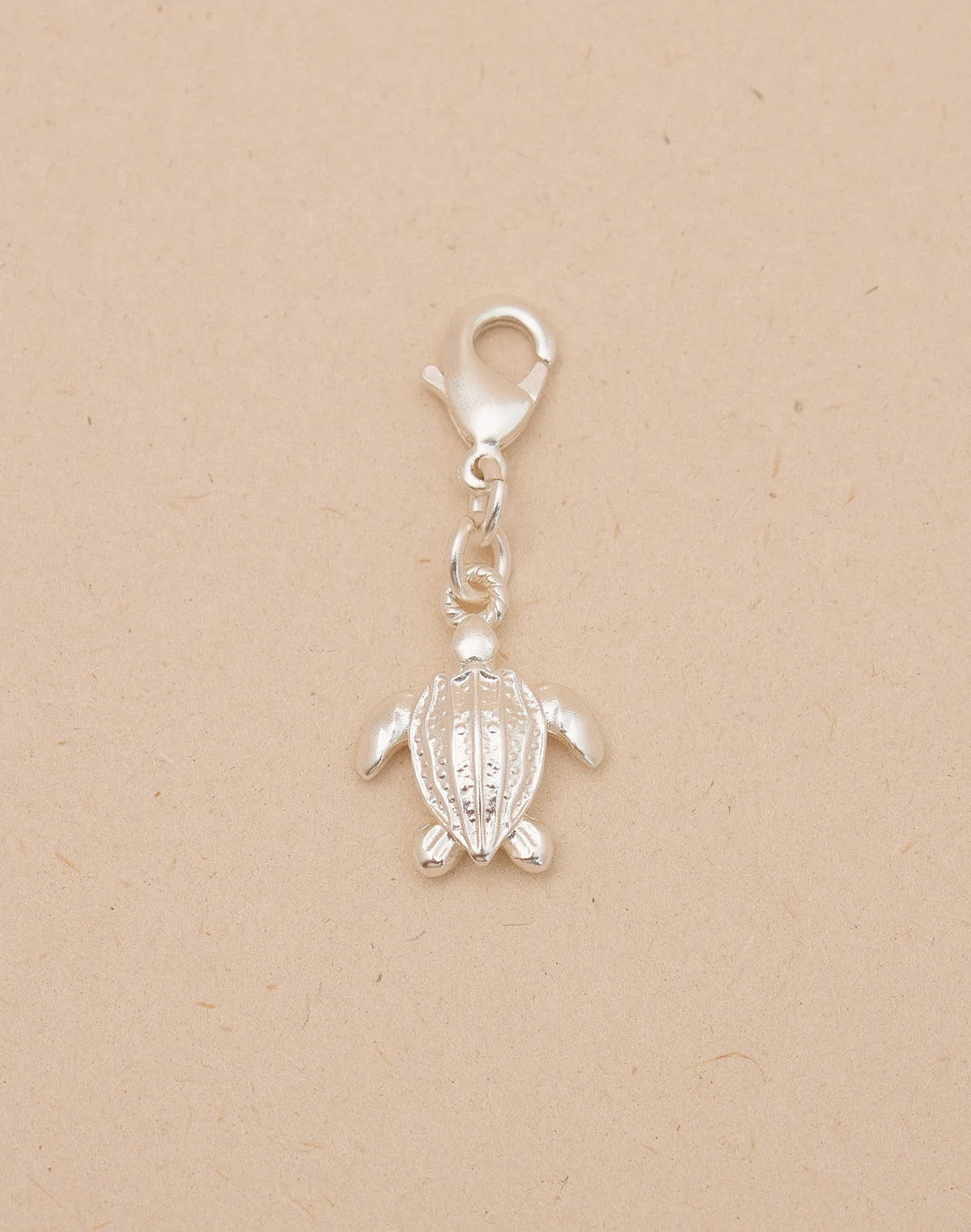 Mini Charm Turtle by Entrelazos