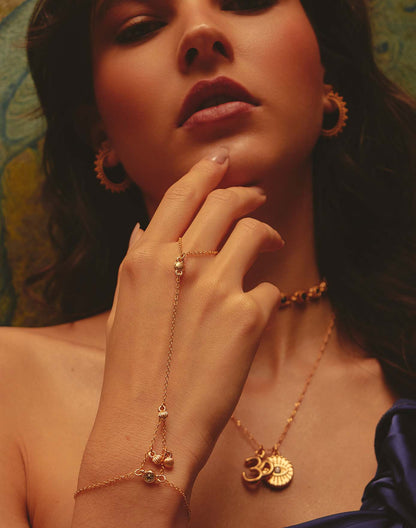 Pulsera Abundancia - Gold Hand Chain by Entrelazos