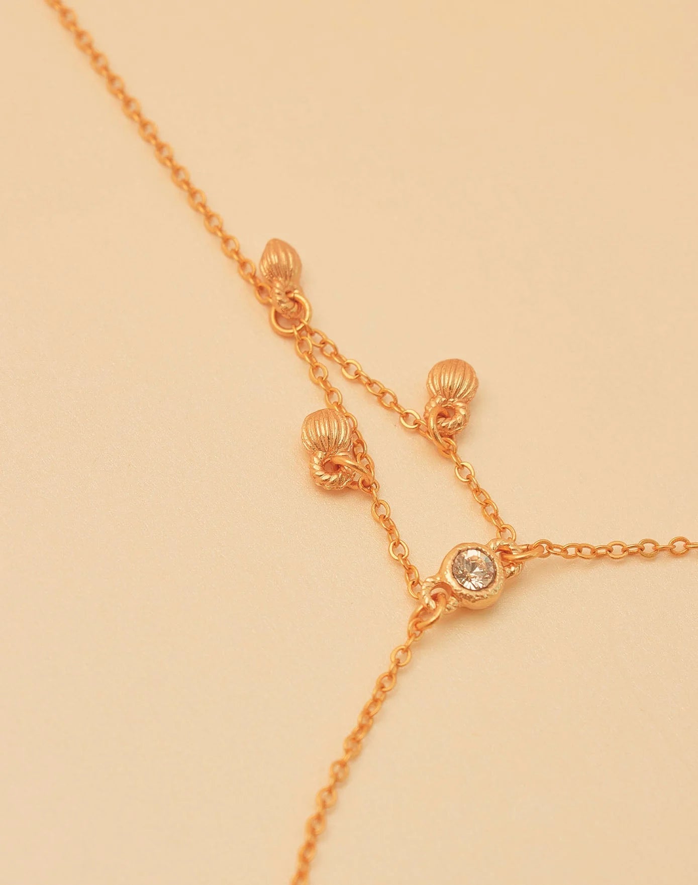 Pulsera Abundancia - Gold Hand Chain by Entrelazos
