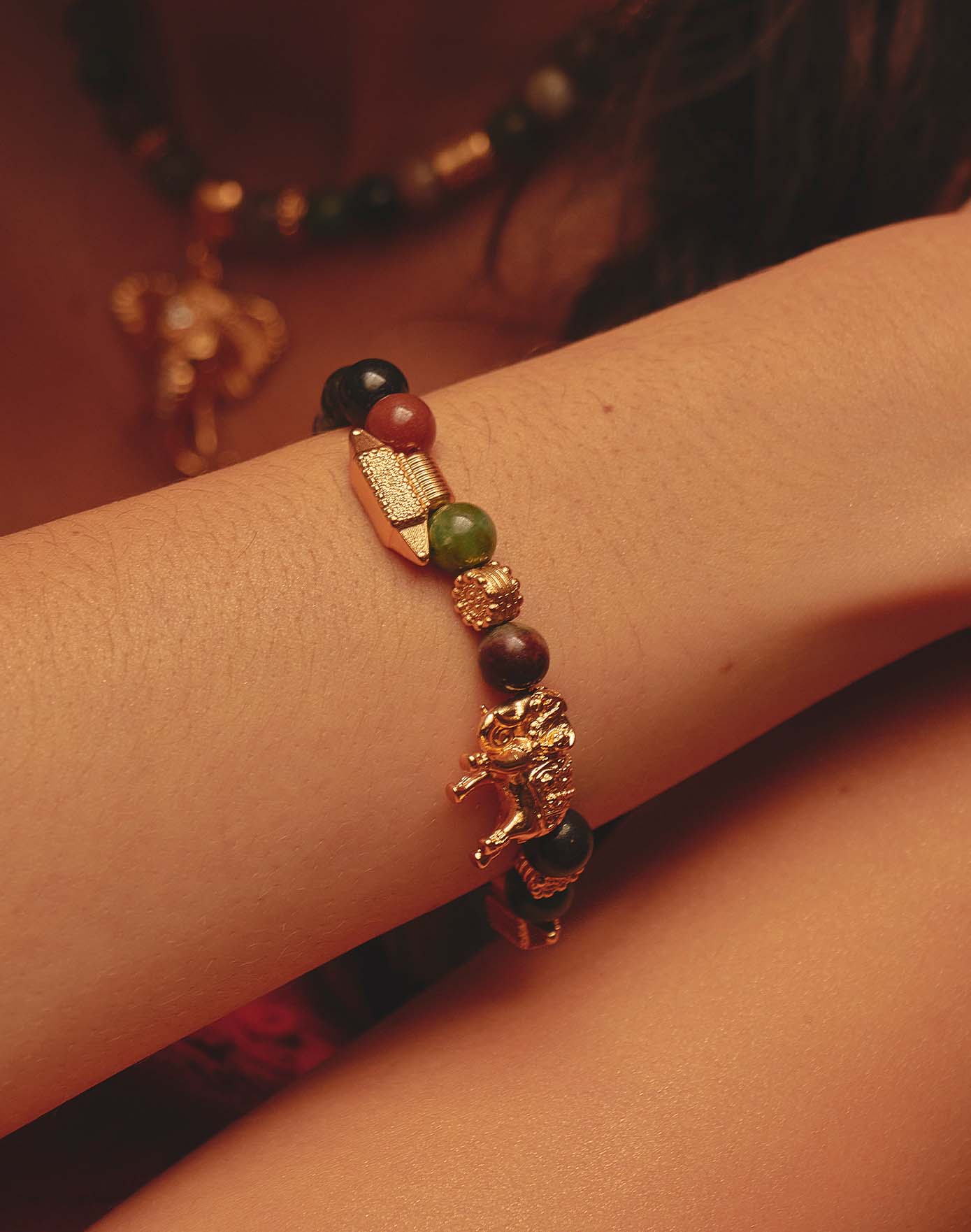 Pulsera de Charms India - Elephant Charm Bracelet by Entrelazos
