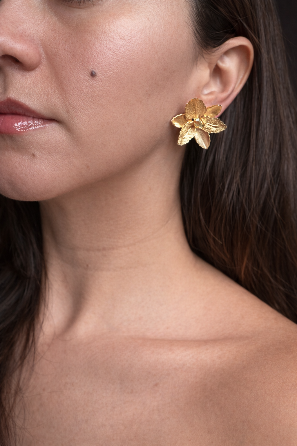 Orquídea Dorada Studs | Colombian Orchid Gold Stud Earrings